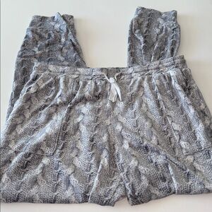 Jane and Bleecker Fuzzy Lounge Pants in Gray